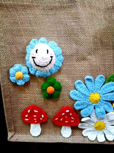 กระเป๋าผ้ากระสอบ ติดงาน3Dไหมพรมตกแต่ง