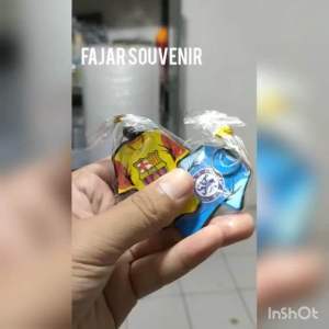 100 PCS Souvenir Pernikahan Gantungan Kunci Baju Bola - Gratis Kartu Ucapan - Harga Termurah