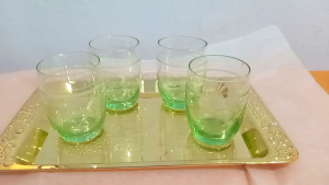 Pajangan 4pcs gelas kaca hijau plus nampa gelas kaca koleksi