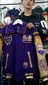 Jaket Varsity Exclusive Blackseven | Hard Bones - Limited Edition\\n\\n Apa itu Jaket Varsity Exclusive Blackseven?\\n\\nJaket Varsity Exclusive Blackseven adalah sebuah desain jaket varsity yang eksklusif dari brand Hard Bones, dikenal dengan Limited Edition. Jaket ini dibuat dengan bahan berkualitas tinggi dan desain yang unik, menjadikannya pilihan ideal bagi pria yang mencari jaket stylish.\\n\\n Sejarah dan Desain\\n\\nJaket Varsity Exclusive Blackseven dibuat oleh Hard Bones, sebuah brand fashion yang terkenal dengan produk-produk berkualitas tinggi dan desain yang menarik. Dengan menggabungkan tradisi varsity dan gaya modern, jaket ini menjadi pilihan ideal untuk berbagai acara dan situasi.\\n\\n Fitur dan Keunggulan\\n\\nJaket Varsity Exclusive Blackseven memiliki beberapa fitur dan keunggulan yang membuatnya unik:\\n\\n* Bahan berkualitas tinggi yang nyaman dan tahan lama\\n* Desain yang menarik dan stylish\\n* Tersedia dalam berbagai ukuran dan warna\\n* Limited Edition, menjadikannya koleksi eksklusif\\n\\n Bagaimana Memilih Jaket Stylish untuk Pria?\\n\\nMemilih jaket yang stylish dapat menjadi tantangan bagi beberapa pria. Berikut adalah beberapa tips untuk membantu Anda memilih jaket yang tepat:\\n\\n Tips Memilih Jaket Kulit Berkualitas Tinggi\\n\\n* Periksa kualitas bahan kulit\\n* Pilih desain yang sesuai dengan gaya Anda\\n* Perhatikan ukuran dan model\\n\\n Rekomendasi Ukuran dan Model\\n\\n* Pilih ukuran yang pas dan nyaman\\n* Pilih model yang sesuai dengan acara dan situasi\\n* Perhatikan detail seperti saku, kerah, dan kancing\\n\\n Cara Merawat Jaket Cocok untuk Musim Dingin\\n\\nMemelihara jaket Anda dengan baik dapat membantu menjaga penampilan dan kualitasnya. Berikut adalah beberapa petunjuk untuk merawat jaket Anda:\\n\\n Petunjuk Pembersihan dan Penyimpanan\\n\\n* Bersihkan secara rutin dengan cara yang tepat\\n* Simpan dalam kondisi yang aman dan kering\\n* Hindari paparan langsung sinar matahari\\n\\n Tips Membuat Jaket Tetap Awet\\n\\n* Gunakan pelindung khusus untuk bahan kulit\\n* Periksa dan perbaiki kerusakan segera\\n* Jangan simpan di tempat yang lembab\\n\\n Mengapa Jaket Hard Bones Limited Edition Berbeda?\\n\\nJaket Hard Bones Limited Edition memiliki beberapa fitur unik yang membuatnya berbeda dari jaket lainnya:\\n\\n Uniknya Desain dan Bahan\\n\\n* Desain eksklusif yang tidak ada di tempat lain\\n* Bahan berkualitas tinggi yang nyaman dan tahan lama\\n* Limited Edition, menjadikannya koleksi eksklusif\\n\\n Nilai Investasi dan Koleksi\\n\\n* Sebagai koleksi eksklusif, jaket ini memiliki nilai investasi yang tinggi\\n* Cocok untuk koleksi pribadi atau hadiah spesial\\n* Dikenal sebagai produk berkualitas tinggi dengan reputasi baik\\n\\n Dimana Beli Jaket Varsity Exclusive Blackseven?\\n\\nAnda dapat membeli Jaket Varsity Exclusive Blackseven di toko resmi Hard Bones atau online store mereka. Berikut adalah beberapa panduan pembelian dan garansi yang perlu Anda ketahui:\\n\\n Toko Resmi dan Online Store\\n\\n* Toko resmi Hard Bones tersedia di berbagai lokasi\\n* Online store Hard Bones dapat diakses melalui website resmi mereka\\n\\n Panduan Pembelian dan Garansi\\n\\n* Periksa detail produk sebelum membeli\\n* Ikuti panduan pembayaran dan pengiriman\\n* Dapatkan garansi dan layanan pelanggan yang baik\\n\\nDengan mengikuti panduan ini, Anda dapat memilih jaket yang tepat dan merawatnya dengan baik, menjadikannya koleksi eksklusif yang berharga.\n}