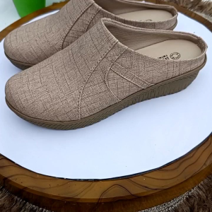 sepatu sandal wanita// sepatu bustong wanita terbaru// sepatu cewe