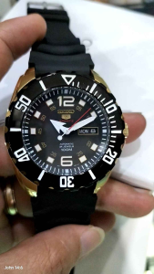 Seiko 5 SRPB40k1 24 jewels self winding fully automatic watch 100% made in japan