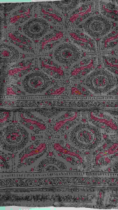 ผ้าพันคอ และคลุมไหล่ จากแคชเมียร์ งานแฮนเมด ปักด้วยมือ อย่างประณีตสวยงาม บนผ้า Pashmina 100% นุ่มมือ ให้ความร่วมมือ ขนาด 77 × 180 cm.