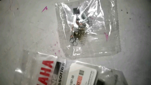 CARBON BRUSH SET YAMAHA SNIPER 135 SNIPER 150MX SZ16 FZ16 VEGA FORCE YTX125 N-MAX V1 (GENUINE)