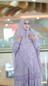 Pesta Lebaran Undangan Modis: Gamis Mewah Syari Elegan & Nyaman