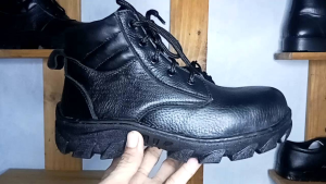 Brotherboots: Sepatu Safety Ujung Besi Asli Kulit Sapi