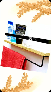 RAK GANTUNGAN HANDUK DAN PERALATAN MANDI RAK MINIMALIS  BESI PLAT BLACK DOVE DENGAN AMBALAN KAYU JATI BELANDA  DI VERNISH DAN POLITUR BISA DI DALAM KAMAR MANDI DAN BISA DILUAR KAMAR MANDI#rakminimalis#rakkamarmandi#rakkayu#rakbesi