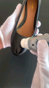 Collonil Shoe cream (Black/Colourless) 50ml โคโลนิลครีมบํารุงหนัง/ขัดเงาและกันน้ําสําหรับรองเท้าหนังเรียบ (ดํา/ไม่มีสี) 50 มล.- Collonil.CLMVT