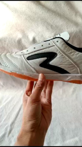 sepatu futsal kulit sapi Sol sudah di jahit keliling