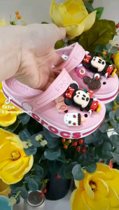 (Tặng 10 sticker) Dép Sục Crocs Baya Cho Bé Gái Màu Hồng +Gắn Sticker Chuột Micky . Sản Phẩm Cao Cấp Nhựa Không Mùi . Trống Trơn Trượt. Đi Êm Chân.