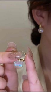 (Bebas beli 2 dapat bonus) H-Girl888 COD A112 Anting bola putih titanium original Korea Anti karat anti luntur