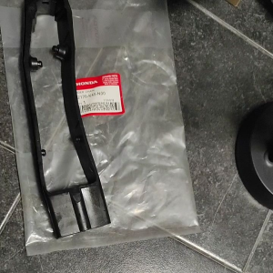 Karet Tahanan Bantalan Rantai Roda Swing Arm CB CBR 150 Old dan Led New Original