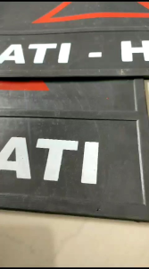 Karpet roda untuk mobil Hati-hati Colt Diesel Belakang (50×50) (1 Set 2 lembar)