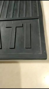 Karpet roda Hati-hati Lebar Belakang