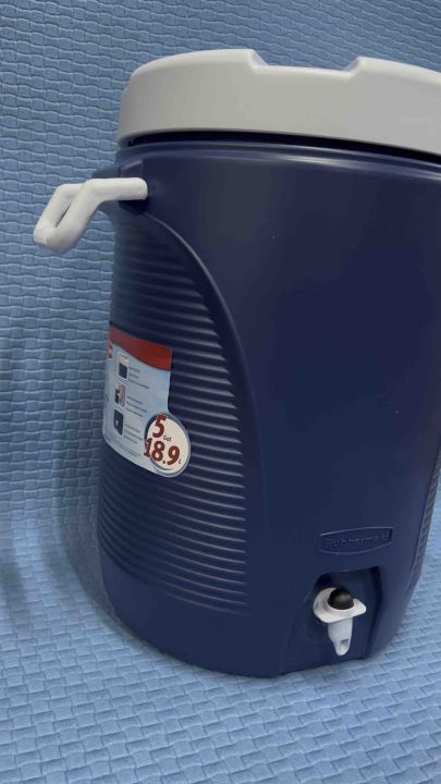 Rubbermaid Water Jug 5 Gallons