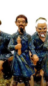 Tượng gốm Đức Thánh Trần