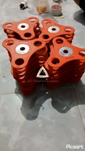 Sparepart Cuo Sealer Segitiga Merah Penjepit Roll Cup Sealer Universal ( Harga Tertera Untuk 1 Pcs )