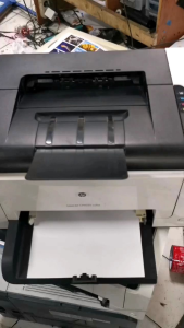 Printer warna HP LaserJet Pro CP1025: Siap pakai murah