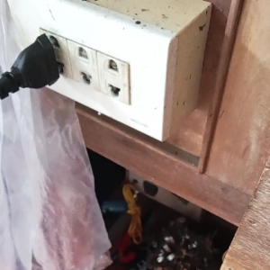 Bút (tuvic) thử điện không chạm đa năng --- Tặng kèm 3 viên pin .