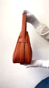 Vionastore 3 - slingbag Wanita Queen