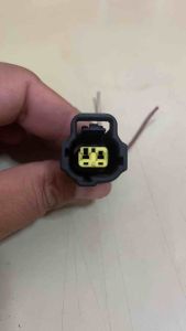 2 พิน ปลั๊กรถยนต์ พร้อมสายไฟ สำหรับแท้มือสอง รหัสP223