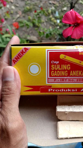 BREM ASLI MADIUN BREM SULING GADING ASLI MADIUN ENAK LEZAT KHAS HALLAL LEMBUT MURAH ISI-+ 3 Batang -+30 gram BELI 15 BOX GRATIS 1 BOX (KECIL YA GAESS LIHAT DISKRIPSI GAMBAR BIAR TIDAK KAGET)