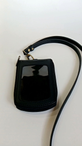 Dompet Name Tag / ID Card Holder Multifungsi Rel sleting