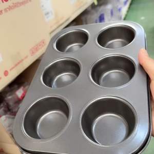 พิมพ์ขนมหกหลุมใหญ่เป็นถาดเทปร่อนหลุมอย่างดี