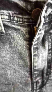 Celana Jeans Snowgrey Sobek Ripead Sobek Tiak Tembus\\n\\n Apa Itu Celana Jeans Bahan Berkualitas?\\n\\nCelana jeans bahan berkualitas adalah celana yang terbuat dari kain denim dengan kualitas tinggi. Kualitas bahan yang digunakan sangat penting dalam menentukan kualitas celana jeans. Celana jeans bahan berkualitas umumnya terbuat dari serat katun yang tebal dan kuat, sehingga tahan lama dan tidak mudah sobek.\\n\\n Keunggulan Celana Jeans Bahan Berkualitas\\n\\nCelana jeans bahan berkualitas memiliki beberapa keunggulan, di antaranya:\\n\\n- Tahan lama dan tidak mudah sobek\\n- Nyaman dipakai karena teksturnya lembut\\n- Mudah dicuci dan tidak mudah kusut\\n\\n Celana Jeans Gaya Kasual: Apa Itu dan Mengapa Penting?\\n\\nCelana jeans gaya kasual adalah celana jeans yang dirancang untuk dipakai sehari-hari dalam berbagai situasi. Celana jeans gaya kasual sangat penting karena dapat memberikan kenyamanan dan fleksibilitas dalam berpakaian sehari-hari.\\n\\n Kelebihan Celana Jeans Gaya Kasual\\n\\nCelana jeans gaya kasual memiliki beberapa kelebihan, di antaranya:\\n\\n- Fleksibel dan mudah dipadupadankan dengan berbagai jenis pakaian\\n- Nyaman dipakai karena teksturnya lembut\\n- Cocok untuk dipakai sehari-hari dalam berbagai situasi\\n\\n Bagaimana Memilih Celana Jeans Gaya Kasual yang Tepat?\\n\\nUntuk memilih celana jeans gaya kasual yang tepat, ada beberapa hal yang perlu diperhatikan, di antaranya:\\n\\n- Pilih celana jeans dengan ukuran yang sesuai dengan tubuh\\n- Pilih celana jeans dengan warna yang cocok dengan kulit\\n- Pilih celana jeans dengan model yang sesuai dengan selera\\n\\n Celana Jeans Pria Sobek Tiak Tembus: Bagaimana Memilih dan Merawatnya?\\n\\nCelana jeans pria sobek tiak tembus adalah celana jeans dengan desain sobek pada bagian pinggang yang tidak tembus. Celana jeans pria sobek tiak tembus dapat memberikan tampilan yang stylish dan modern.\\n\\n Tips Memilih Celana Jeans Pria Sobek Tiak Tembus\\n\\nUntuk memilih celana jeans pria sobek tiak tembus yang tepat, ada beberapa hal yang perlu diperhatikan, di antaranya:\\n\\n- Pilih celana jeans dengan ukuran yang sesuai dengan tubuh\\n- Pilih celana jeans dengan warna yang cocok dengan kulit\\n- Pilih celana jeans dengan model sobek yang sesuai dengan selera\\n\\n Cara Merawat Celana Jeans Sobek Tiak Tembus\\n\\nUntuk merawat celana jeans sobek tiak tembus, ada beberapa hal yang perlu diperhatikan, di antaranya:\\n\\n- Cuci celana jeans secara manual atau menggunakan mesin cuci dengan suhu air dingin\\n- Jemur celana jeans di tempat teduh dan tidak langsung terkena sinar matahari\\n- Setrika celana jeans dengan suhu rendah\\n\\n Celana Jeans Desain Ripead: Bagaimana Memilih dan Menggunakannya?\\n\\nCelana jeans desain ripead adalah celana jeans dengan desain yang unik dan modern. Celana jeans desain ripead dapat memberikan tampilan yang stylish dan menarik.\\n\\n Kelebihan Celana Jeans Desain Ripead\\n\\nCelana jeans desain ripead memiliki beberapa kelebihan, di antaranya:\\n\\n- Desain unik dan modern\\n- Tersedia dalam berbagai model dan warna\\n- Cocok untuk dipakai sehari-hari atau acara formal\\n\\n Tips Memilih Celana Jeans Desain Ripead yang Tepat\\n\\nUntuk memilih celana jeans desain ripead yang tepat, ada beberapa hal yang perlu diperhatikan, di antaranya:\\n\\n- Pilih celana jeans dengan ukuran yang sesuai dengan tubuh\\n- Pilih celana jeans dengan warna yang cocok dengan kulit\\n- Pilih celana jeans dengan model desain ripead yang sesuai dengan selera\\n\\n Celana Jeans Sobek Snowgrey: Bagaimana Memilih dan Menggunakannya?\\n\\nCelana jeans sobek snowgrey adalah celana jeans dengan warna abu-abu muda yang dilengkapi dengan desain sobek. Celana jeans sobek snowgrey dapat memberikan tampilan yang stylish dan modern.\\n\\n Kelebihan Celana Jeans Sobek Snowgrey\\n\\nCelana jeans sobek snowgrey memiliki beberapa kelebihan, di antaranya:\\n\\n- Warna abu-abu muda yang elegan\\n- Desain sobek yang menarik\\n- Cocok untuk dipakai sehari-hari atau acara formal\\n\\n Tips Memilih Celana Jeans Sobek Snowgrey yang Tepat\\n\\nUntuk memilih celana jeans sobek snowgrey yang tepat, ada beberapa hal yang perlu diperhatikan, di antaranya:\\n\\n- Pilih celana jeans dengan ukuran yang sesuai dengan tubuh\\n- Pilih celana jeans dengan warna abu-abu muda yang cocok dengan kulit\\n- Pilih celana jeans dengan model desain sobek yang sesuai dengan selera\\n\\nSemoga artikel ini bermanfaat bagi Anda yang ingin memilih celana jeans yang tepat dan sesuai dengan kebutuhan Anda. Selamat mencoba!\"