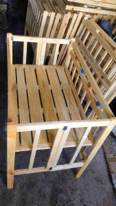 WOODEN CRIB FOR BABY  PALOCHINA MADE SIZES: 22X36 INCHES FOLDABLE AND SPACE SAVER FITS UP TO 2YRS OLD