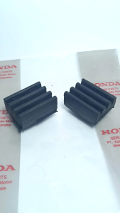 Karet Tahanan Ganjel Standar Tengah Beat Vario 125 Scoopy Fi Beat Fi Original