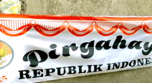 Bendera Dirgahayu Bendera Gang dan gapura 17 agustus