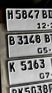 PLAT NOMOR MOTOR STANDAR HITAM DAN PUTIH (BEBAS REQUEST NOPOL)