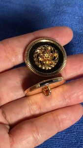 กระดุมสีทอง สวยหรู   25 มิล ~ ชุดละ 3 เม็ด