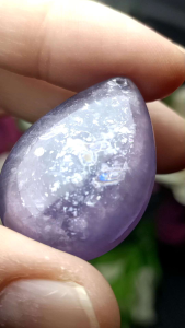 Purple Mica natural crystal pendant 紫祖母晶(也称紫云母质玉)吊坠