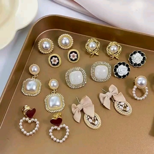 Earrings Clip for Women Ear Clip Earrings without Piercing Pearl Earrings Vintage 2024 New Clip Earrings Clips On Earring Earring Without Piercing