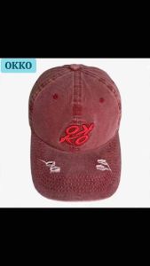Mũ lưỡi trai thêu OKKO vải jean wash phù hợp cho thời trang hàng ngày.