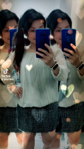 Dressfashion 1: Desain Fashion Modern untuk Pakaian Wanita Elegan