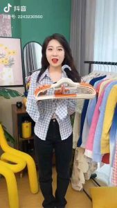 10pcs   Non-Slip Hanger Rotating Hook Bendable Plastic Hanger for Wet and Dry 无痕防滑衣架