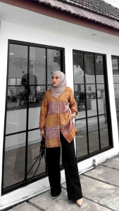 BLOUSE SILK SUTRA BLOUSE BATIK SILK SUTRA BATIK CAP PEKALONGAN