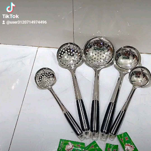 Vá lỗ vá liền _ Muôi lỗ muôi liền inox cán nhựa đen hiệu con ngựa
