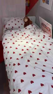 IKEA ปลอกผ้านวมและปลอกหมอน ลายรูปหัวใจ ขนาด 150x200/50x80 ซม.  5 ฟุต ไม่ระคายเคือง เด็กนอนได้ ปลอกผ้านวมมีซิป ผ้าฝ้าย อิเกีย เฉพาะปลอกเท่านั้นไม่รวมไส้