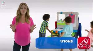 ชุดโต๊ะและกระดาน Step2 Great Creations Art Center ศูนย์กลางการเรียนรู้และเสริมสร้างจินตนาการของลูกรัก