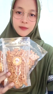 Makaroni Renyah Pedas Rasa Daun Jeruk