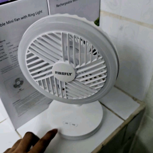 FIREFLY MULTIFUNCTION FAN may function as a mini ceiling fan and ceiling lamp when mounted using its hook