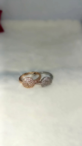 Cincin Titanium Dewasa Motif Bulat Gepeng Dengan Aksen Permata Tanam Terbaru Cuping Anti Karat
