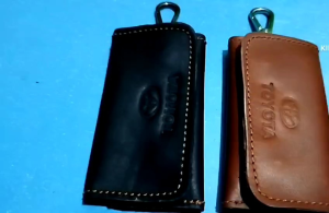 Dompet STNK Lipat Tiga & Dompet Gantungan Kunci Mobil