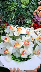 RANGKAIAN BUNGA ANGGREK CATELYA LATEX PREMIUM DENGAN VAS SABIT KAYU