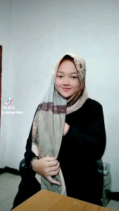 Hijab segi 4 voal motif premium terbaru 2023