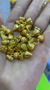 Charm búp sen và đài sen titan vàng bền đẹp mic vòng